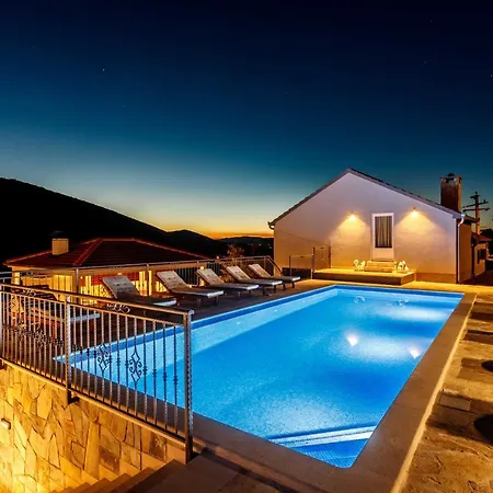 Marija With Heated Pool *